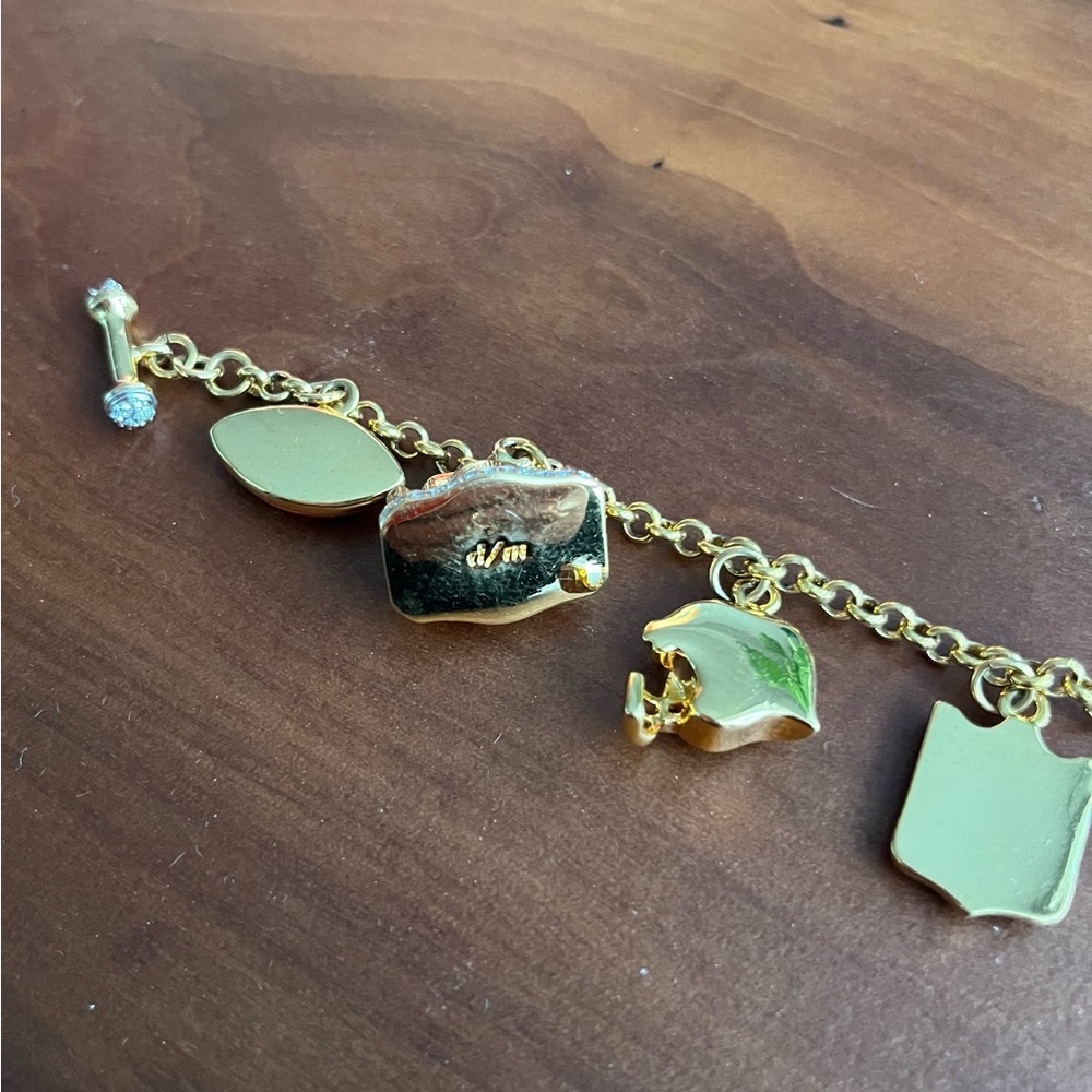 💙NEW Vintage Gold-Tone NFL Tampa Bay Buccaneers Football Charm Bracelet - Picture 9 of 12
